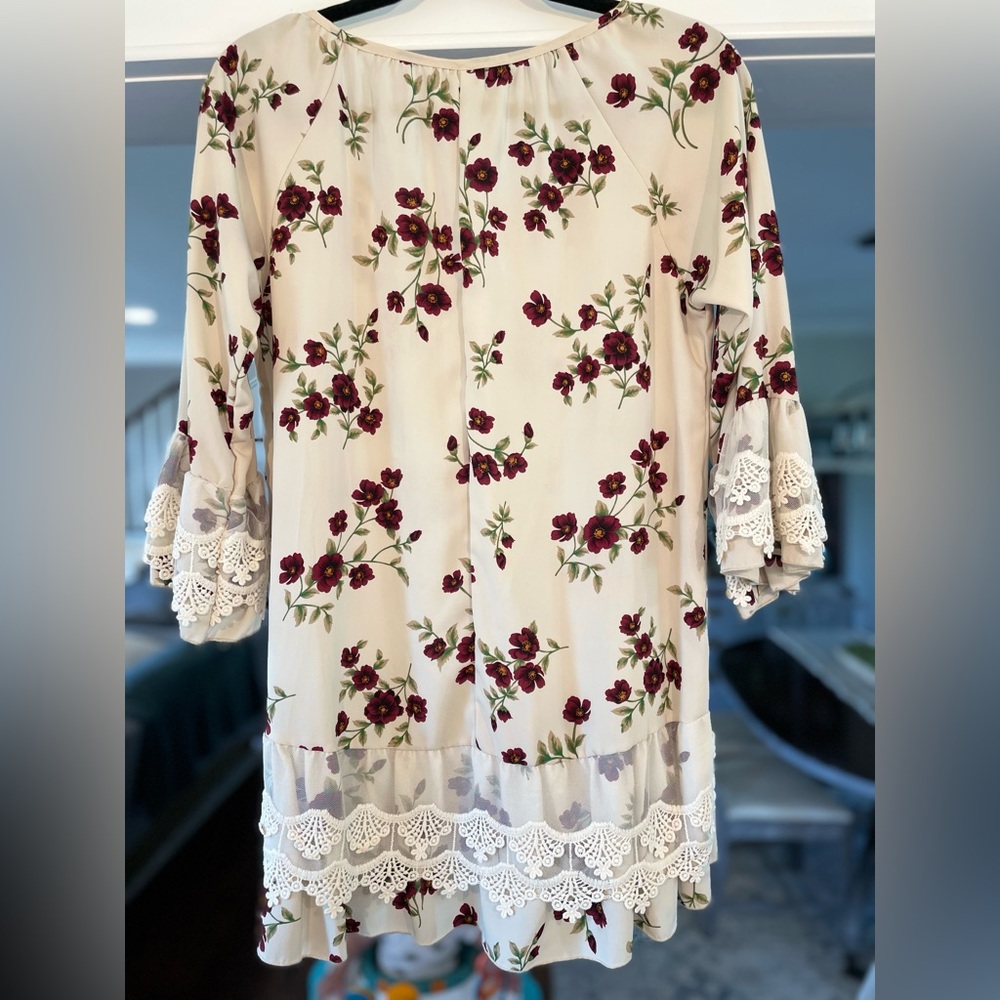 Orange Creek Medium Floral Blouse - Picture 7 of 7